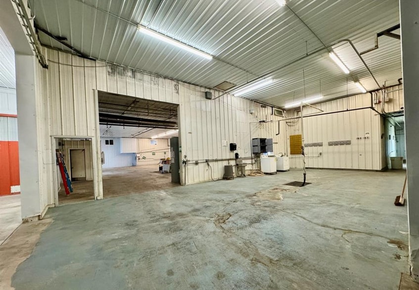 More Photos Of 3512 E Bench Rd, Dillon Manufacturing For Sale