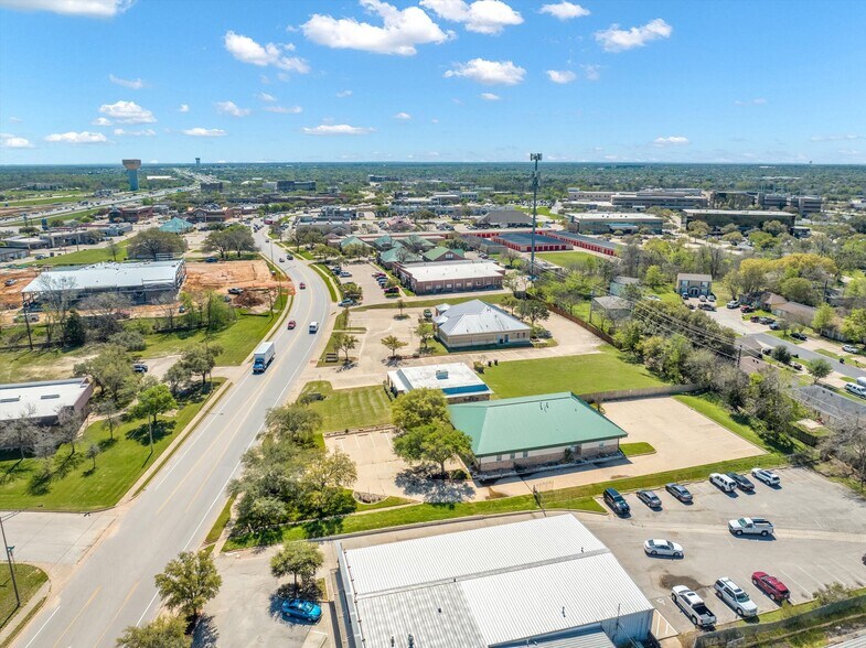 More Photos Of 3308 Longmire Dr, College Station Office For Lease