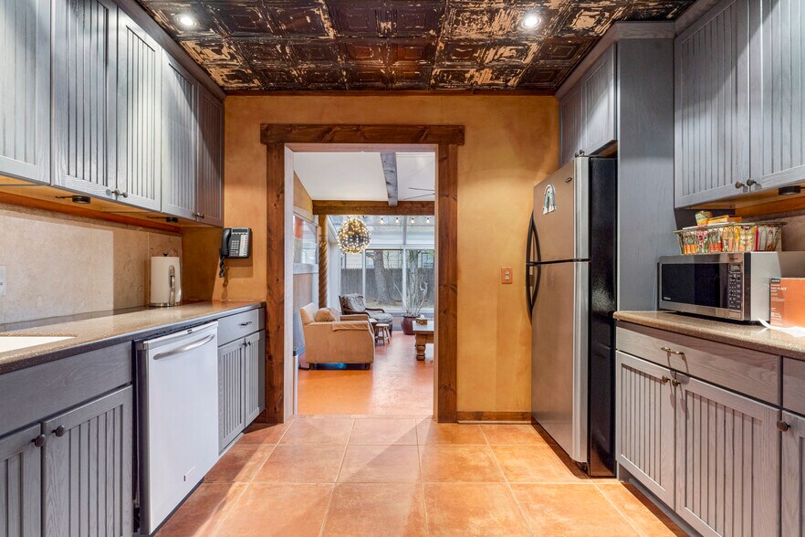 More Photos Of 3228 S Jamestown Ave, Tulsa Medical For Sale