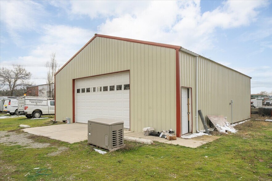 More Photos Of 17220 E Cowley Ave, Spokane Valley Warehouse For Sale