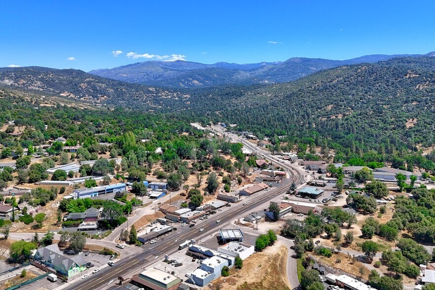 More Photos Of 49271 Golden Oak Loop, Oakhurst Hotel For Lease