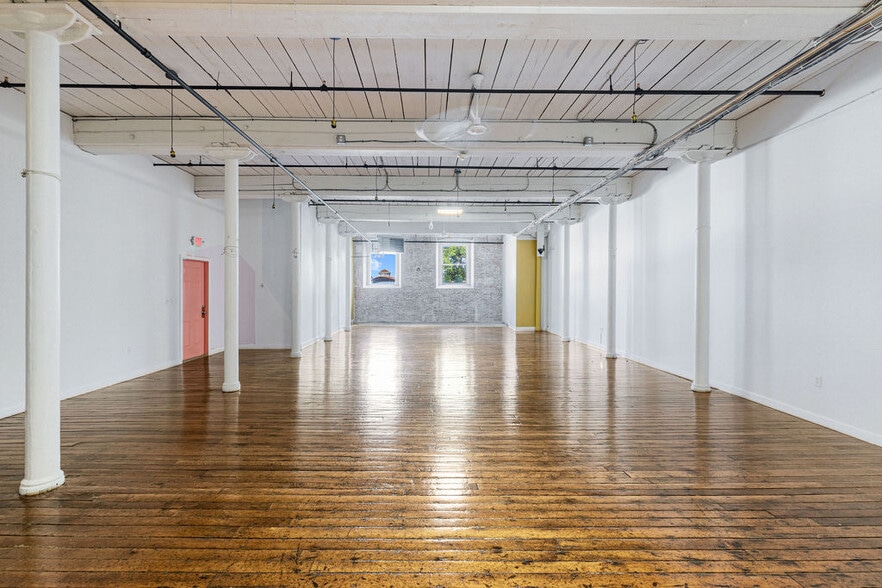 More Photos Of 28 Anawan St, Fall River Manufacturing For Sale