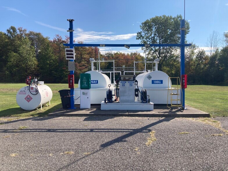 More Photos Of 6765 Heltz Rd, Lake View Airplane Hangar For Sale