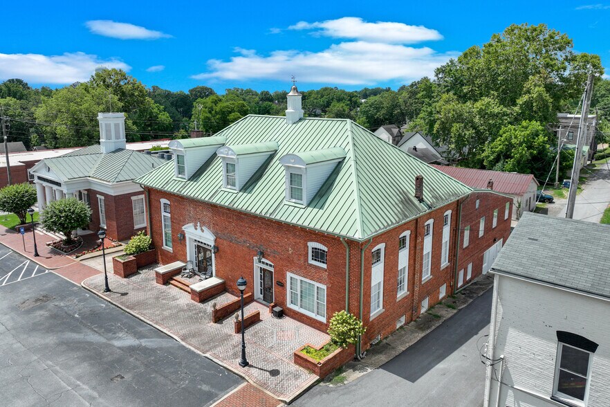 More Photos Of 55 Scott St, Buford Office For Lease