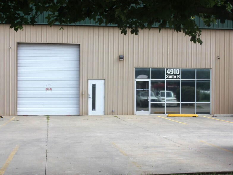 More Photos Of 4910 Wakarusa Ct, Lawrence Warehouse For Lease