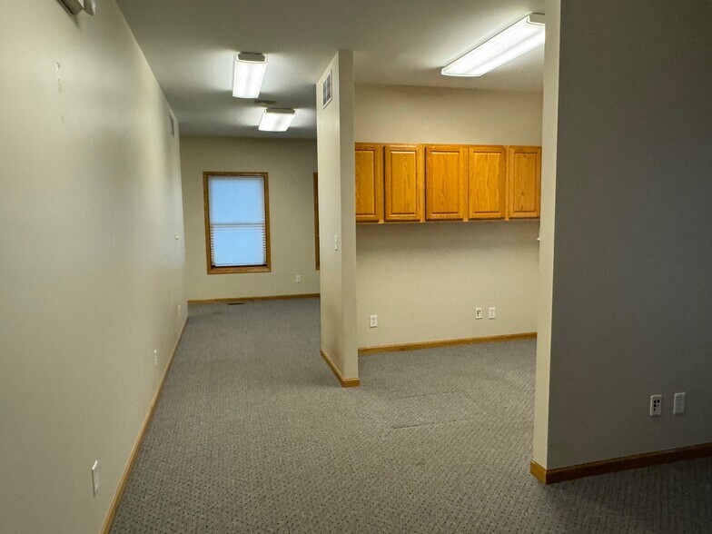 More Photos Of 3300 Commerce Dr, Dekalb Medical For Lease