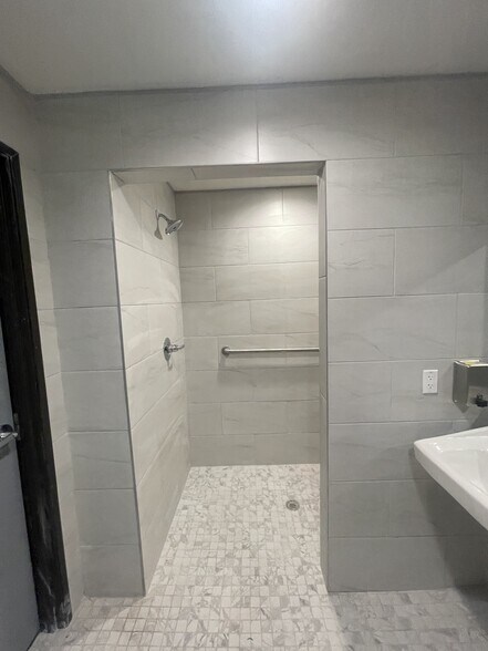 More Photos Of 2601 TX-121, Lewisville Light Distribution For Sale