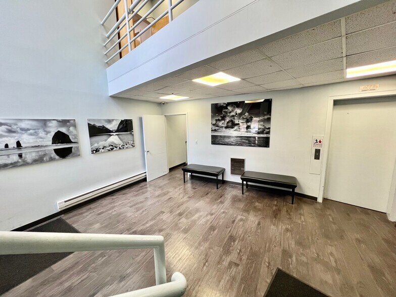 More Photos Of 340 E Northfield Rd, Livingston Medical For Sale