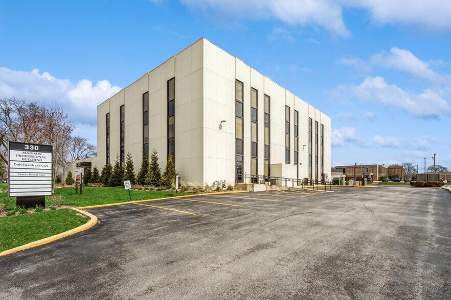 Primary Photo Of 330 N Madison St, Joliet Medical For Lease