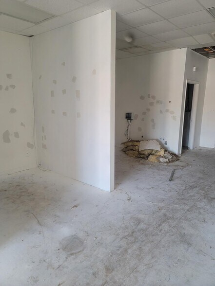 More Photos Of 337 West Ave, Cedartown Storefront For Sale