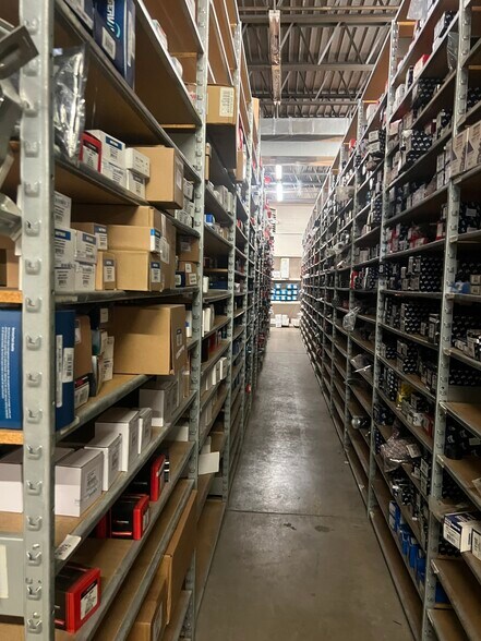 More Photos Of 1032-1034 Saw Mill Run Blvd W, Pittsburgh Light Manufacturing For Lease