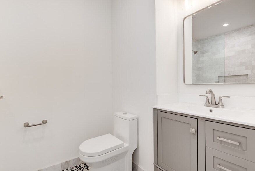 More Photos Of 2633 Ocean St, Carlsbad Apartments For Sale