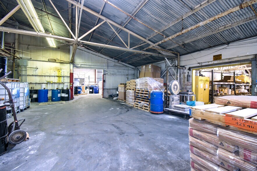 More Photos Of 5928 S Garfield Ave, Commerce Manufacturing For Lease