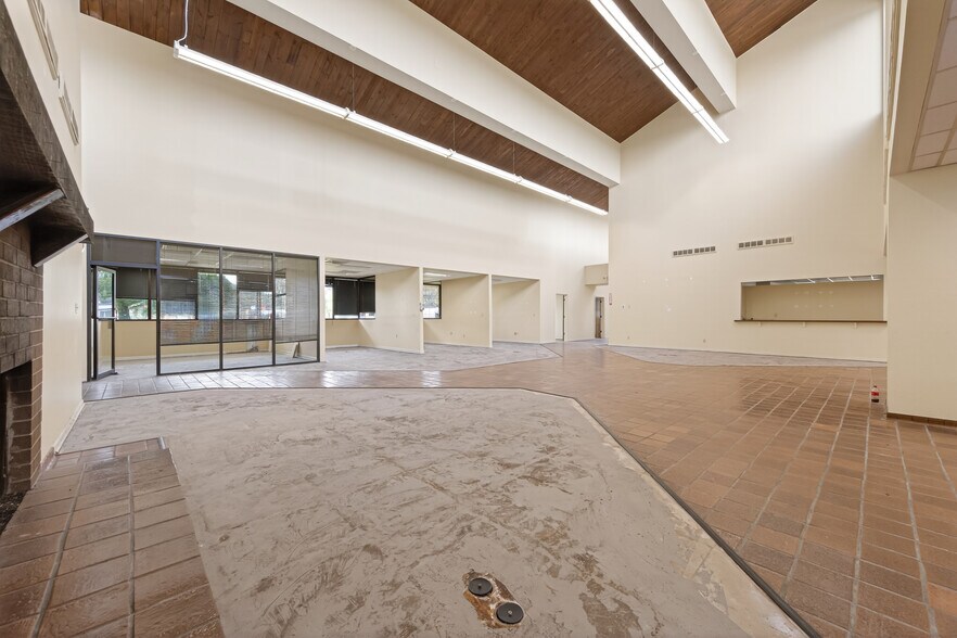 More Photos Of 25100 FM 2100 Rd, Huffman Bank For Lease