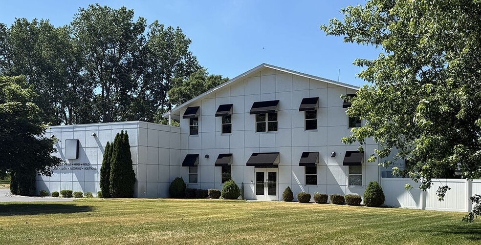 Primary Photo Of 9540 Airport Hwy, Monclova Warehouse For Sale