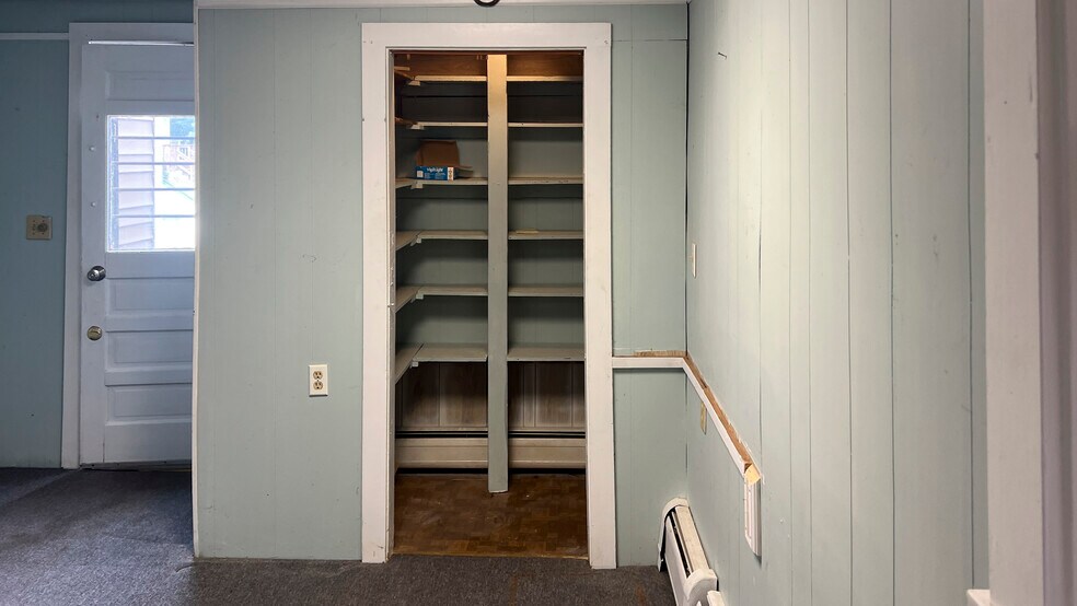 More Photos Of 606 Main St, Hyannis Restaurant For Lease