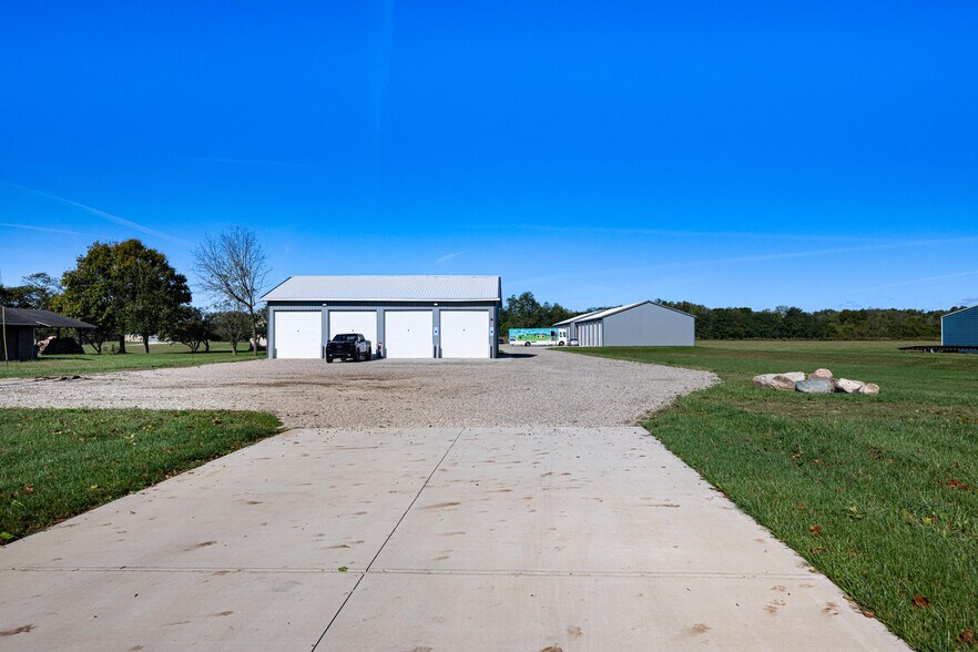 More Photos Of 6404 Trenton Franklin Rd, Middletown Self Storage For Sale