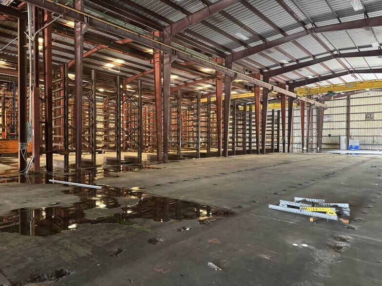 More Photos Of 4342 Michoud Blvd, New Orleans Manufacturing For Sale