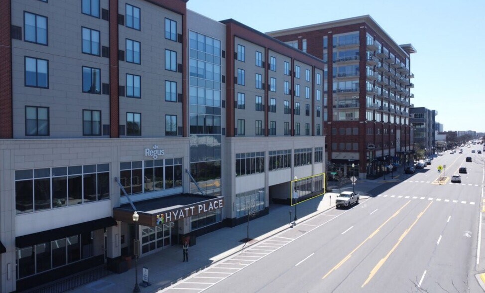 More Photos Of 400 N Main St, Royal Oak Hotel For Lease