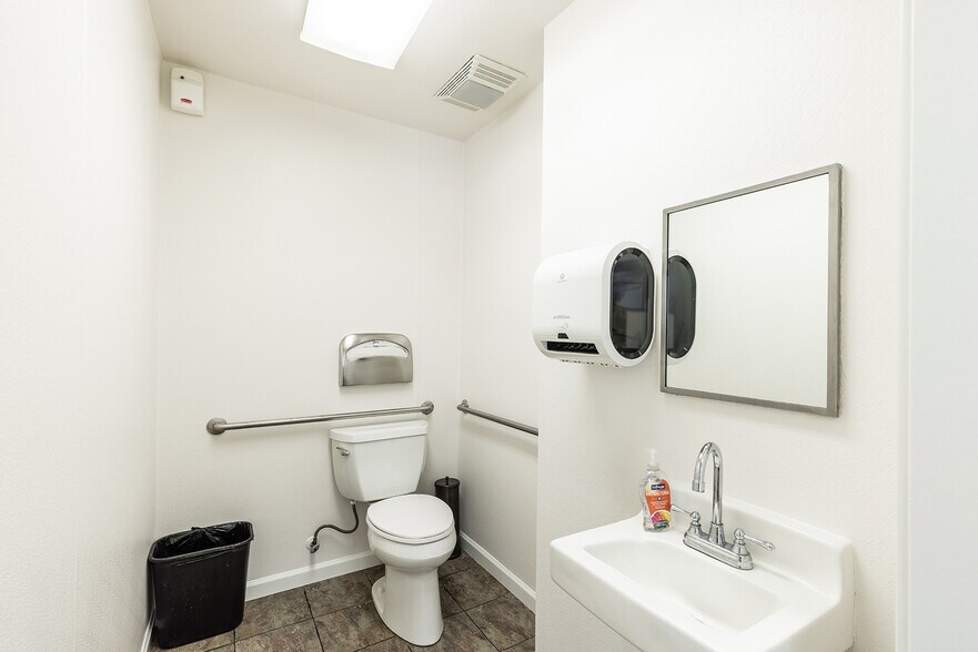 More Photos Of 3435 Valle Verde Dr, Napa Medical For Sale