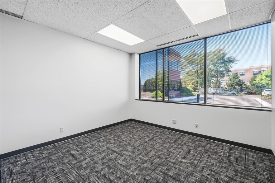 More Photos Of 601-611 N Barker Rd, Brookfield Office For Lease