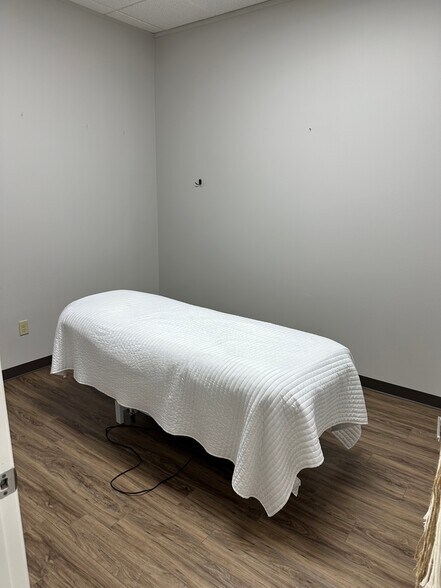 More Photos Of 5879-5891 S Transit Rd, Lockport Storefront For Lease