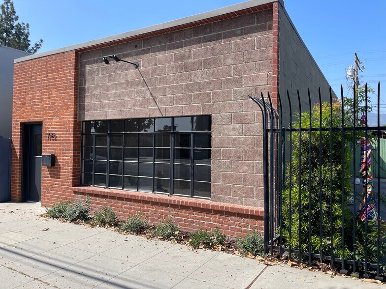 More Photos Of 1732 Victory Blvd, Glendale Loft Creative Space For Lease