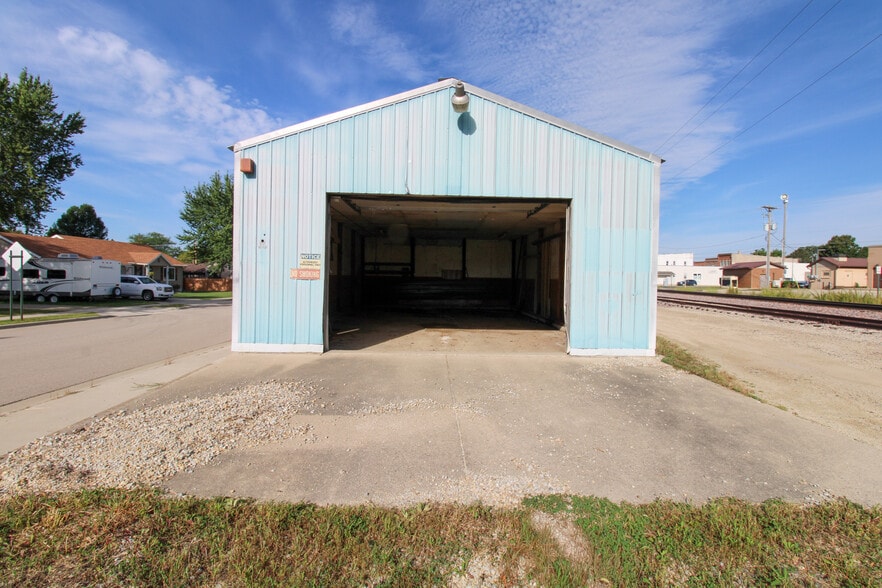 More Photos Of 14 1st SE st, Dodge Center Industrial For Sale