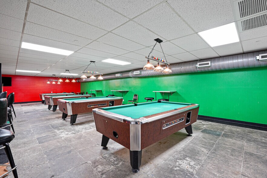 More Photos Of 801 N Fee St, Helena Bar For Sale