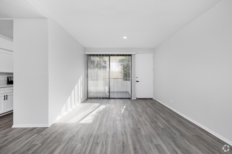 More Photos Of 1527 Veteran Ave, Los Angeles Apartments For Sale