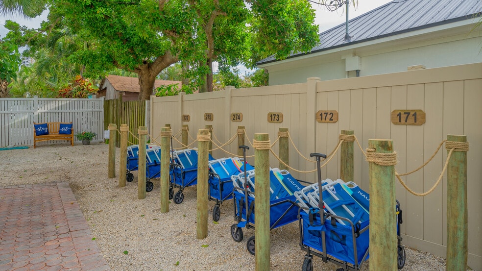 More Photos Of 104 Avenida Veneccia, Siesta Key Multifamily For Sale