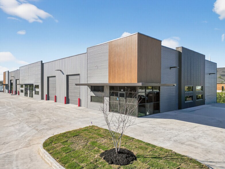 More Photos Of 5279 N Main St, Baytown Unknown For Lease