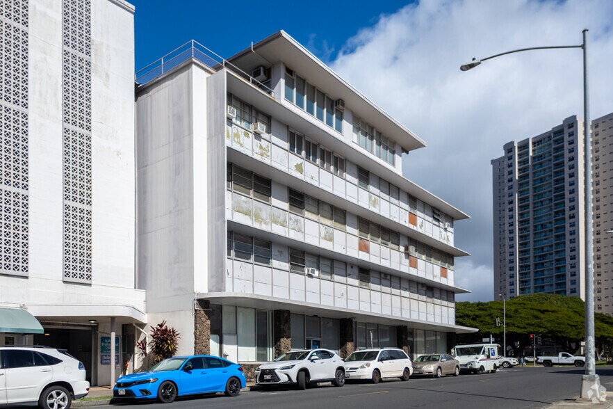 More Photos Of 1481 S King St, Honolulu Loft Creative Space For Lease