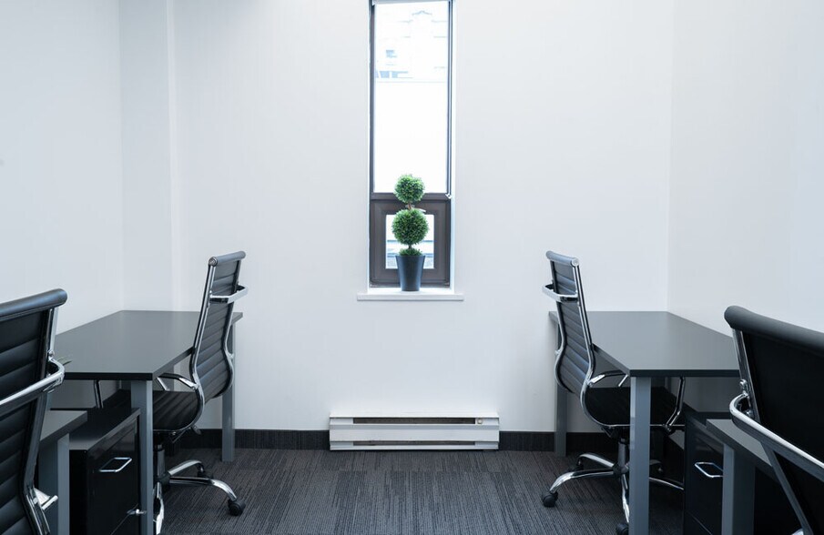 More Photos Of 350 Bay St, Toronto Coworking Space