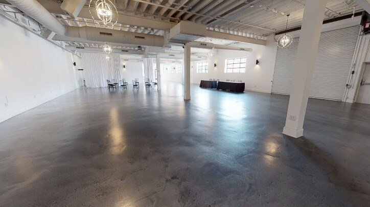 More Photos Of 1756 W Lake St, Chicago Warehouse For Lease