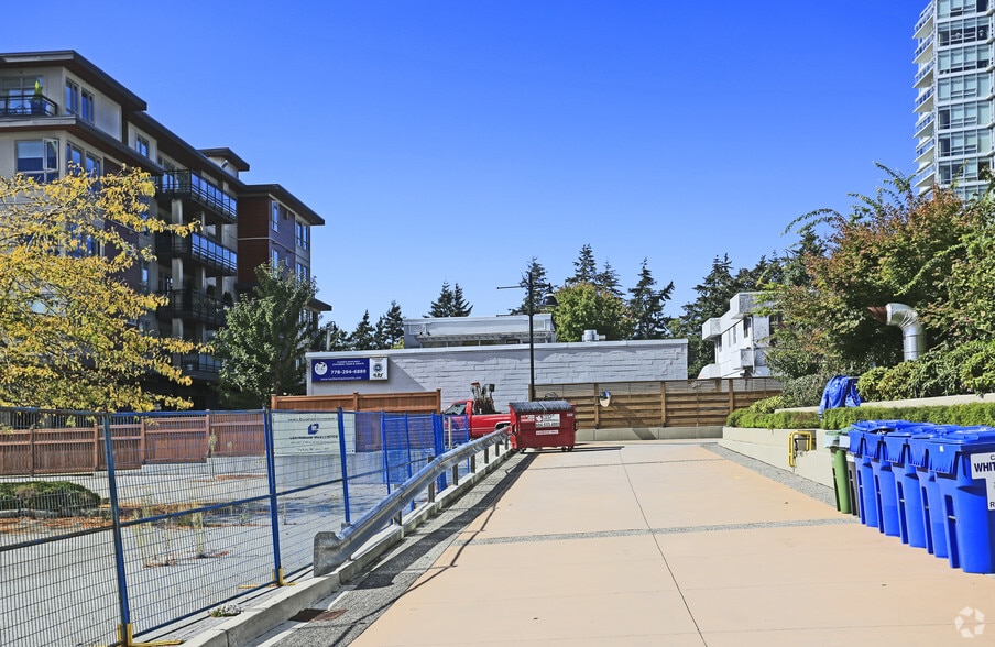 More Photos Of 1434 Johnston Rd, White Rock Storefront Retail Office For Lease