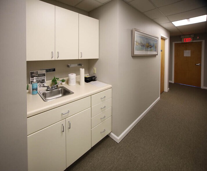More Photos Of 42 Summer St, Pittsfield Medical For Sale