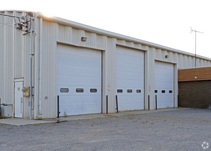 More Photos Of 1040 Stearns Dr, Sauk Rapids Auto Repair For Lease