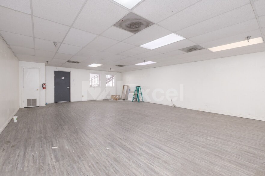 More Photos Of 4505 W Hacienda Ave, Las Vegas Light Distribution For Lease