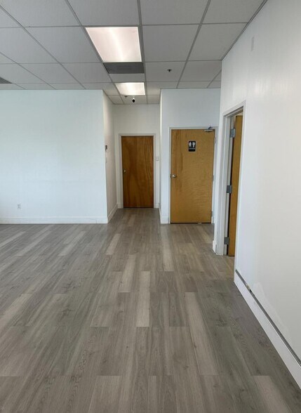 More Photos Of 9777 Satellite Blvd, Orlando Warehouse For Lease