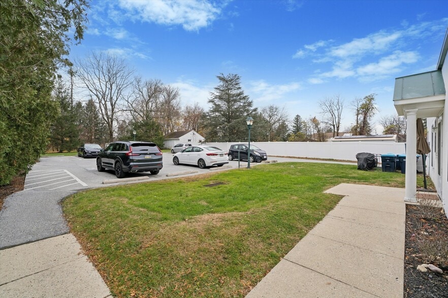 More Photos Of 20 S Village Ave, Exton Apartments For Sale
