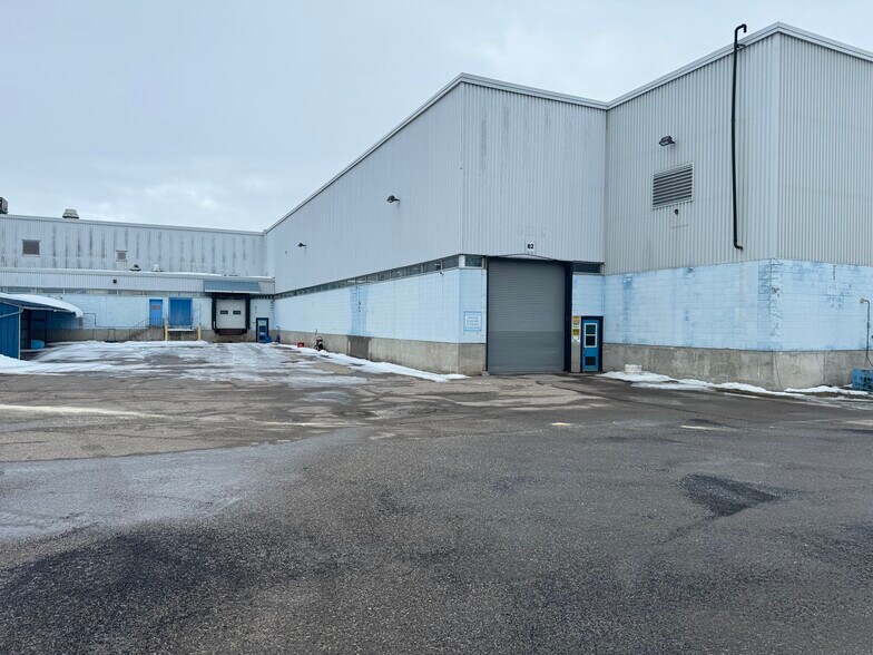More Photos Of 404 Hartney St, Arnprior Manufacturing For Lease