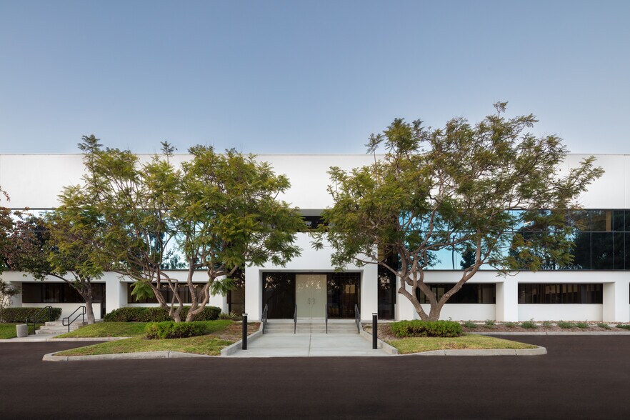 More Photos Of 4056 Calle Platino, Oceanside Warehouse For Lease