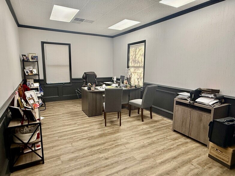 More Photos Of 1155 Hightower Trl, Atlanta Medical For Sale