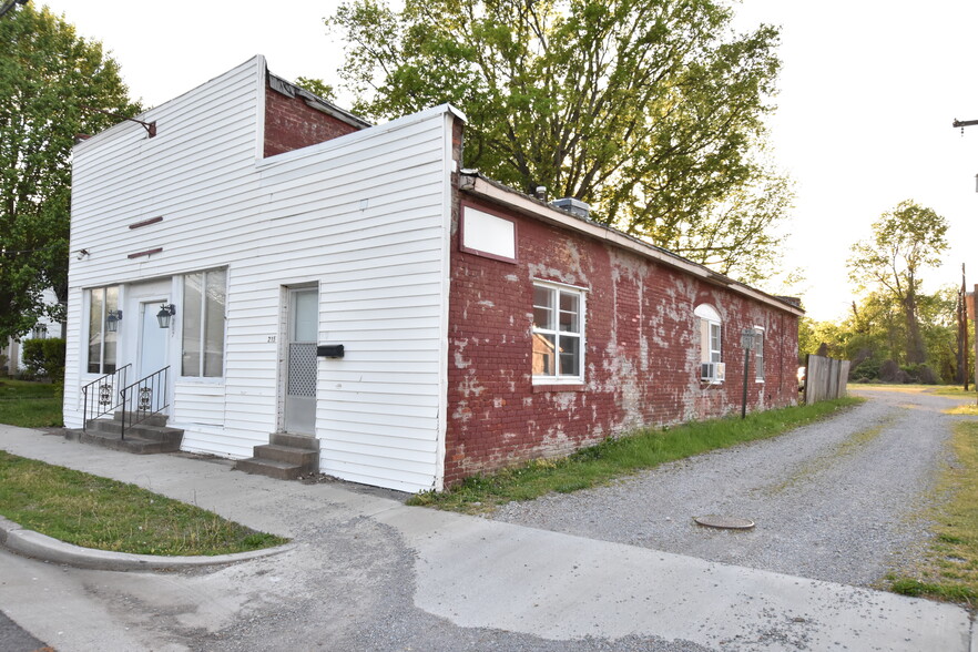 Primary Photo Of 217 Clements St, Paducah Light Distribution For Lease