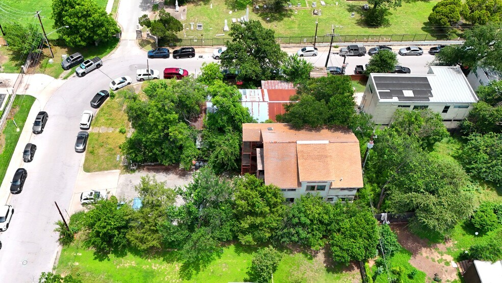 More Photos Of 1009 E 16th St, Austin Apartments For Sale