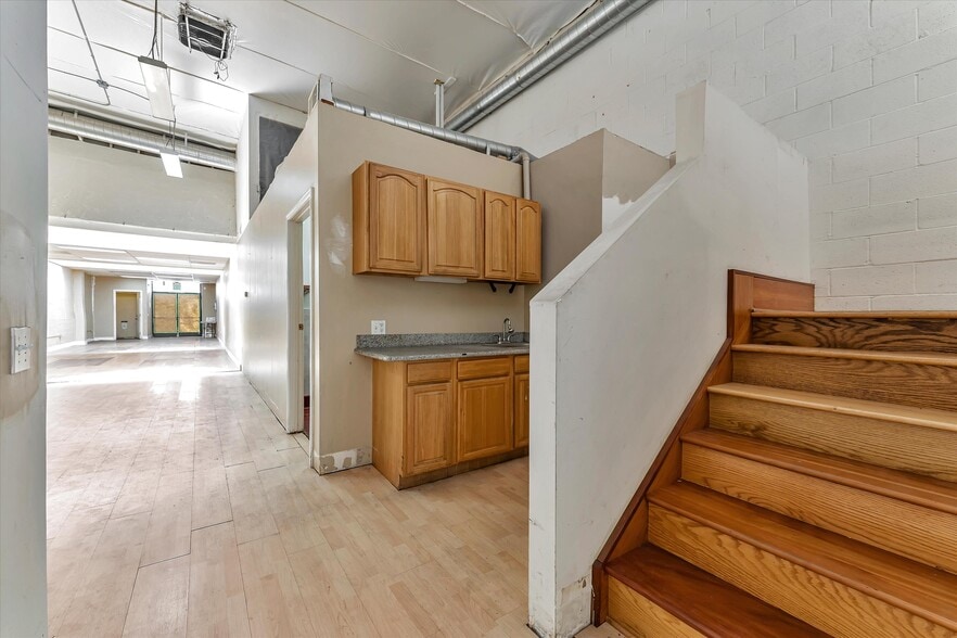 More Photos Of 1227 San Pablo Ave, Berkeley Storefront For Sale