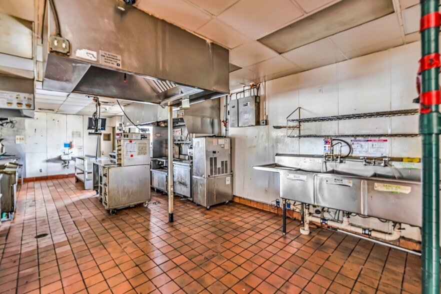 More Photos Of 7459 Lem Turner Rd, Jacksonville Fast Food For Sale