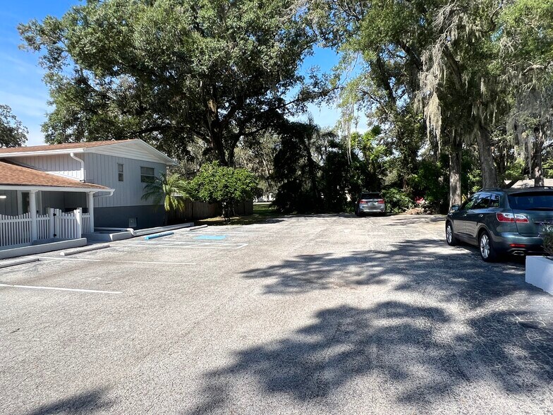 More Photos Of 505 Westbrook Ave, Brandon Office For Sale