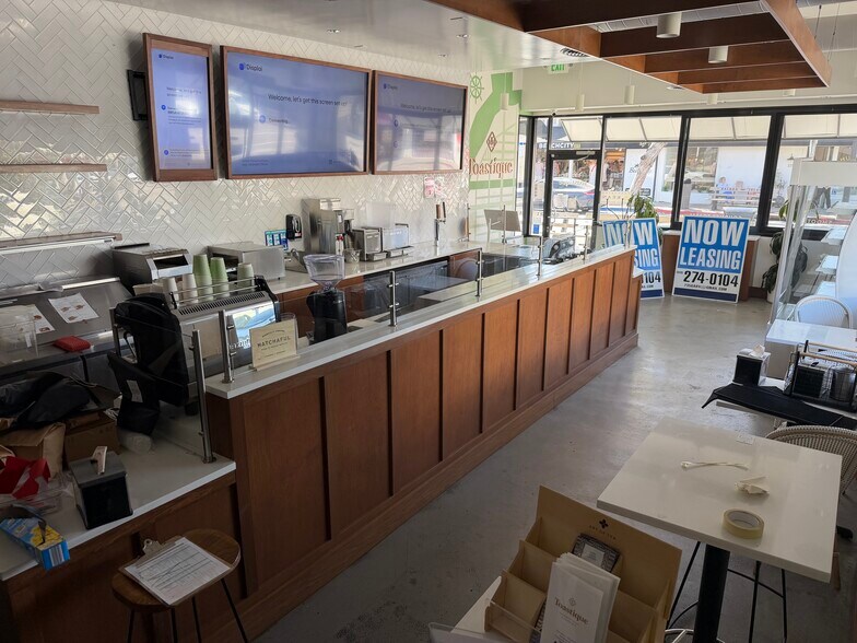 More Photos Of 226 Marine Ave, Newport Beach Storefront For Lease